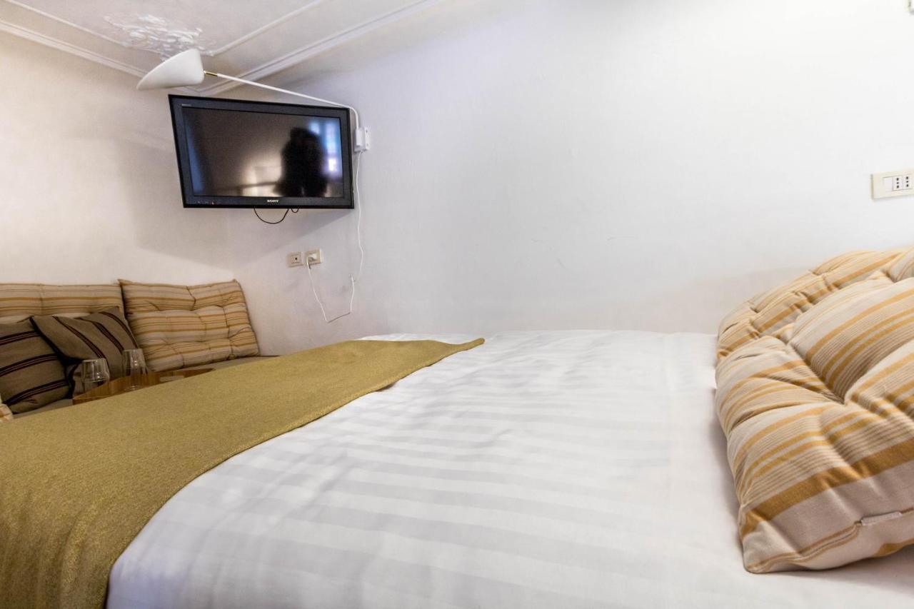 Joivy Modern Studio Near City Centre Lägenhet Milano Exteriör bild